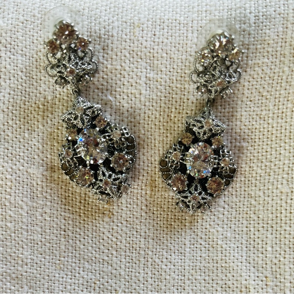 Cabi Mystic earrings